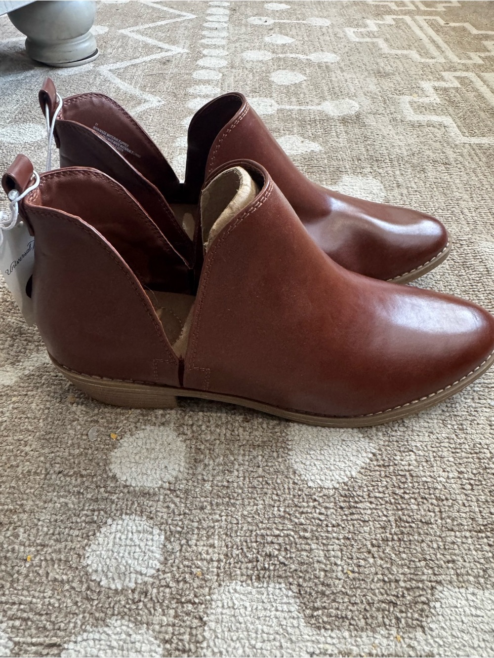 Women’s universal thread booties size 11